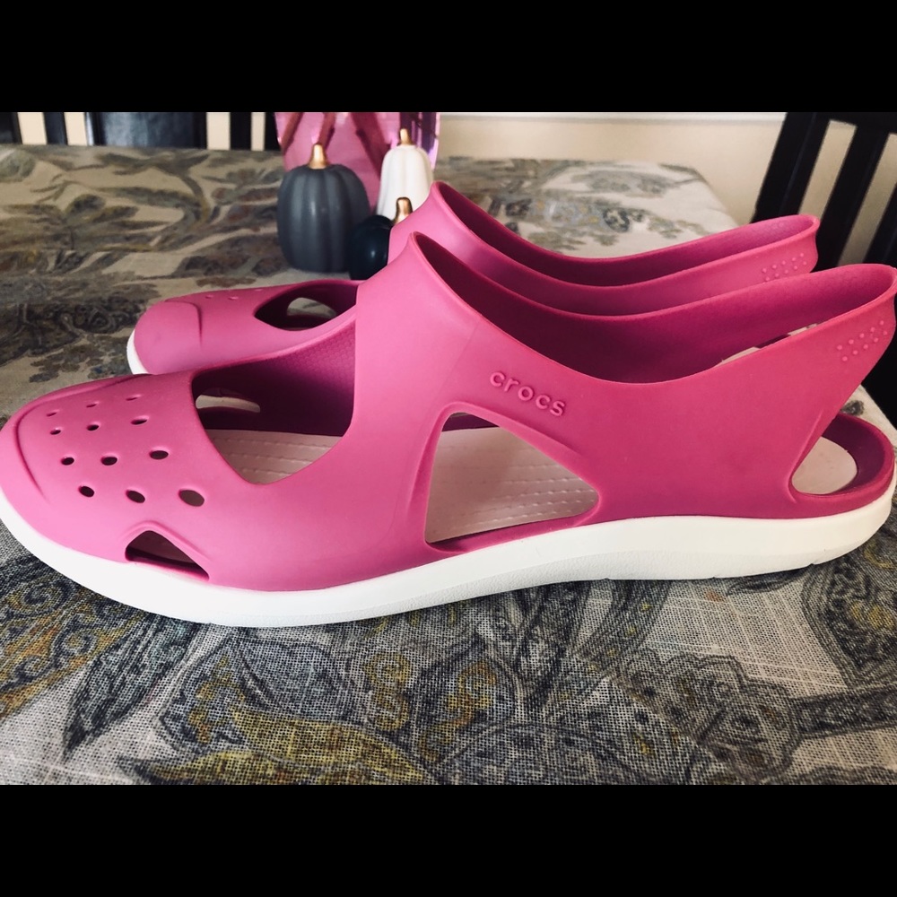 CROCS